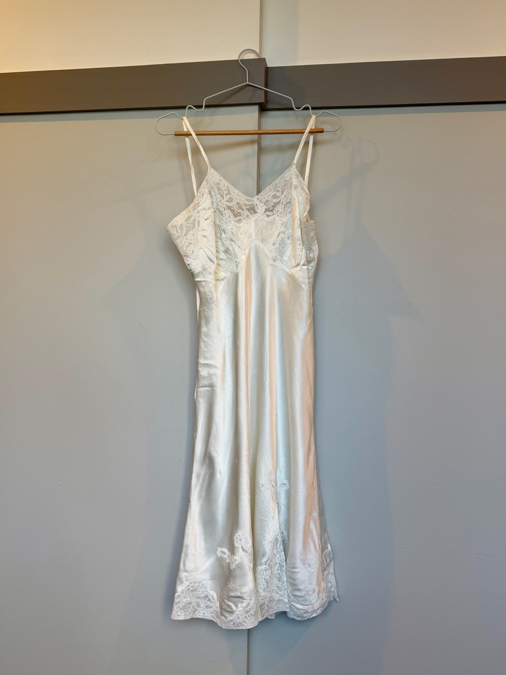 Vintage Minosa S. Paulo Lace & Satin Slip Dress 🤍